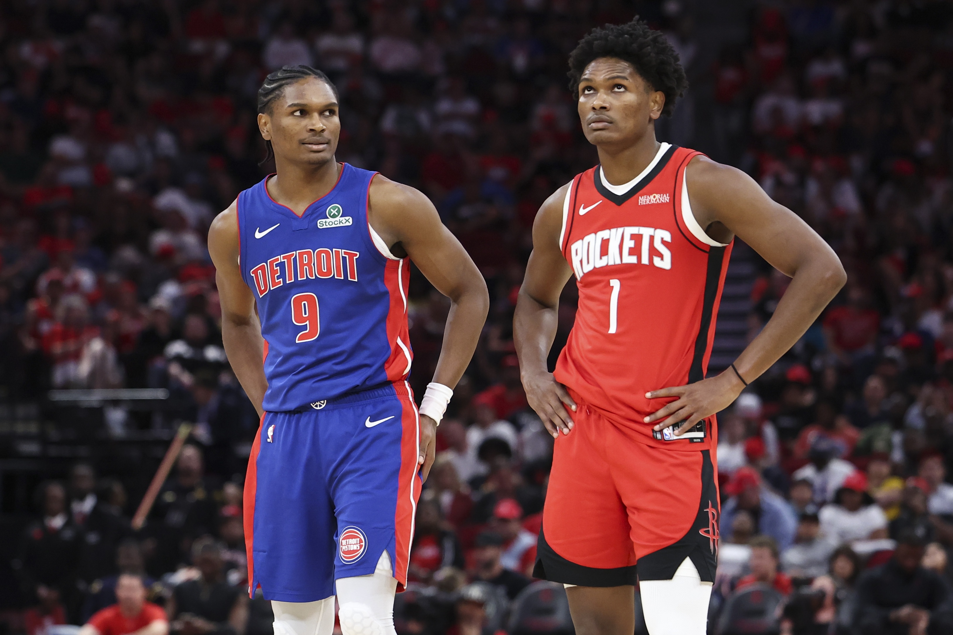 真人游戏第一品牌-双胞胎！奥萨尔：阿门年纪比我大但体重没有我重 他是我的小弟